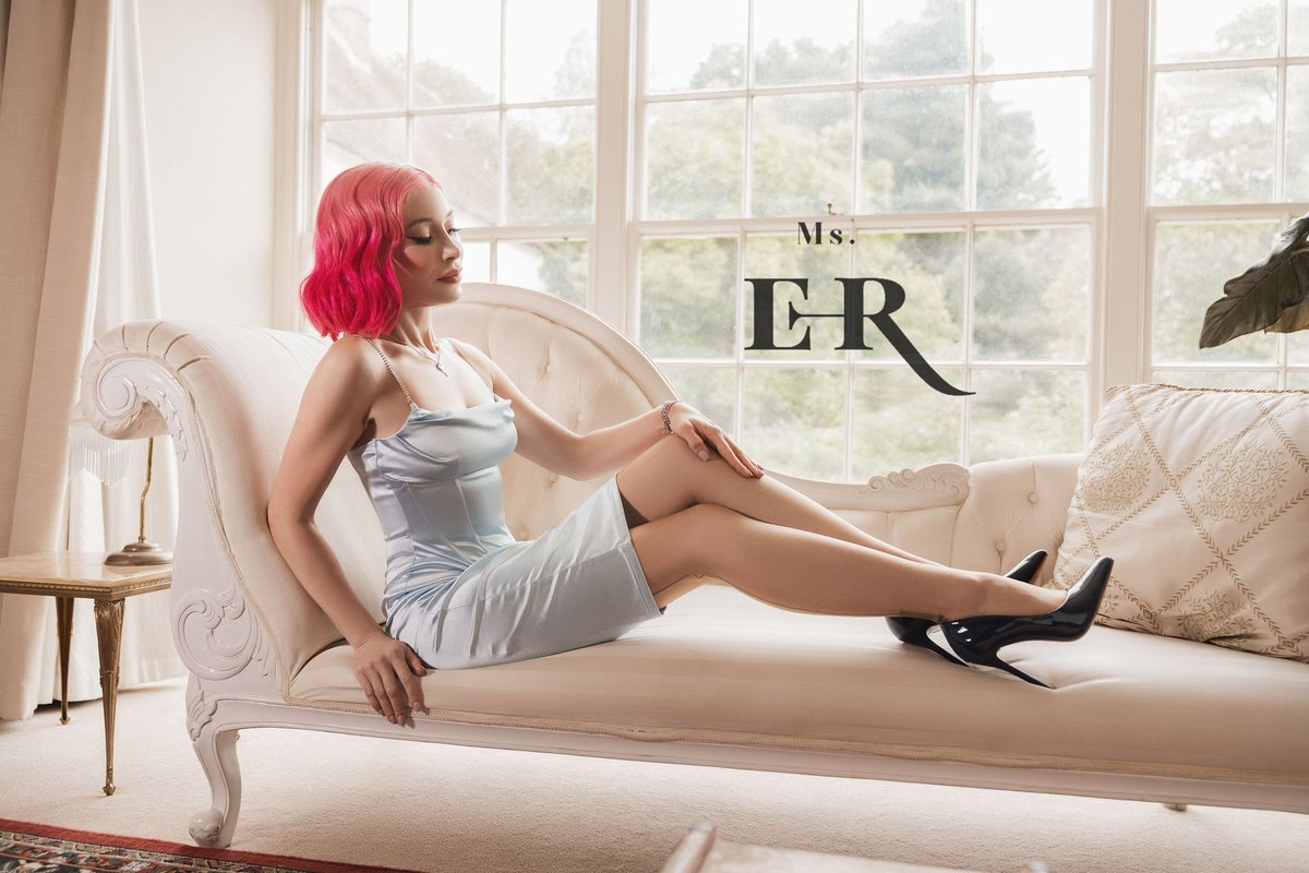 Today is the day for exquisite and enticing silk and satin ensembles.
So soft and smooth to the touch.
Can you resist?

mseloiseryder.com/wishlist/
