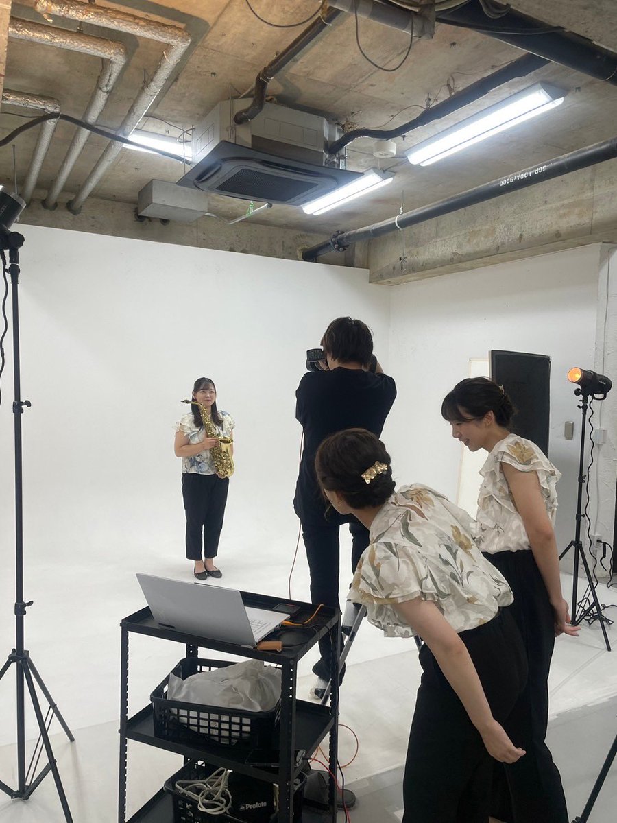 ReLien Saxophone Quartet (@reliensax0211) on Twitter photo 今日は宣材写真を宮崎継夢さん(<a href="/keimudayo/">宮﨑 継夢 Keimu Miyazaki</a> )に撮影していただきました📸終始笑いが絶えずとっても楽しい撮影でした〜!シックな黒と華やかなブラウスで🌷完成品をお楽しみに🤩 今日は宣材写真を宮崎継夢さん(<a href="/keimudayo/">宮﨑 継夢 Keimu Miyazaki</a> )に撮影していただきました📸終始笑いが絶えずとっても楽しい撮影でした〜!シックな黒と華やかなブラウスで🌷完成品をお楽しみに🤩