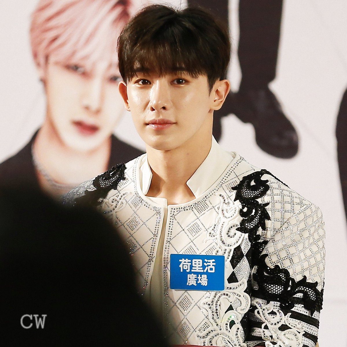 HyungwonNunu's tweet photo. Grabe si pogi
Ang laki ng watermark sa likod. 🙈🤭
#twowon #hyungwonho #2won https://t.co/KNPT5ITOXA