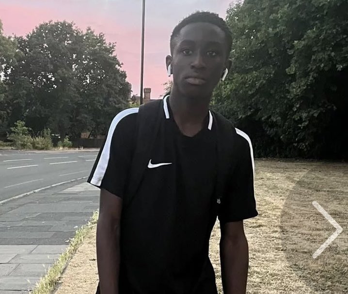 melissasigodo's tweet photo. The family of a 14yo aspiring footballer &amp; Chelsea fan who drowned after jumping into the River Thames at a swimming spot in 2022, has urged parents to tell their kids not to go into open water ‘so that what happened to Brian won’t happen to their own children.’ RIP Brian Sasu🙏🏾 https://t.co/praOeeRBsP