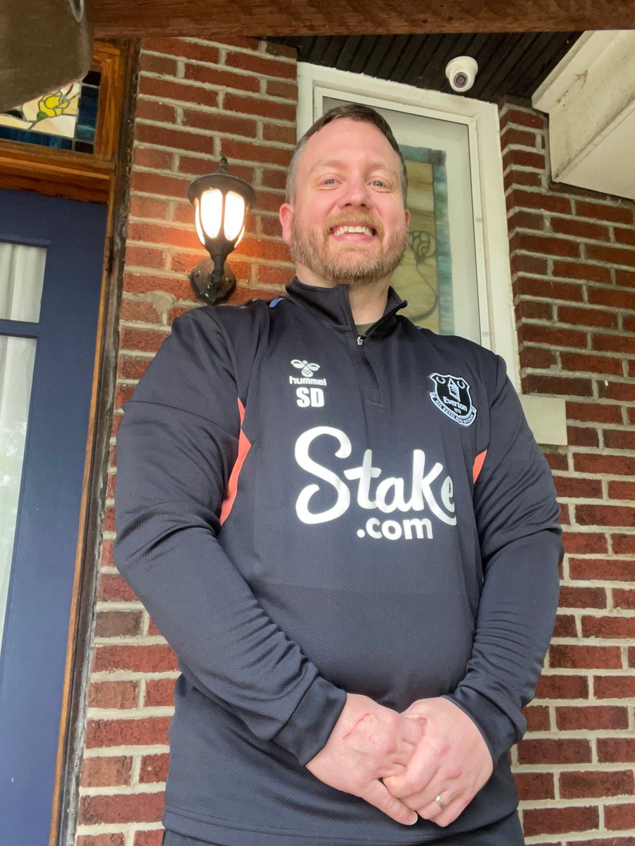 Everton in the Community (@eitc) on Twitter photo We can now reveal the winner of the #EitC Sean Dyche tracksuit raffle is..... John from Missouri!
<a href="/EvertonInUSA/">Everton in the USA</a> 👀🇺🇸
We think it suits you, John. 😉💙
Thanks to everybody who entered and helped us raise over £4,000 for our life-changing programmes. We can now reveal the winner of the #EitC Sean Dyche tracksuit raffle is..... John from Missouri!
<a href="/EvertonInUSA/">Everton in the USA</a> 👀🇺🇸
We think it suits you, John. 😉💙
Thanks to everybody who entered and helped us raise over £4,000 for our life-changing programmes.