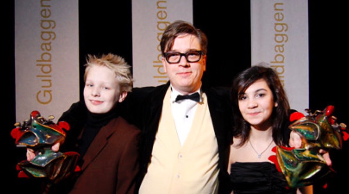 DÉJAME ENTRAR (Tomas Alfredson, 2008)
Sin ninguna duda, una de las mejores películas de vampiros de todos los tiempos. 
O quizás sea una de las mejores historias de amor de siempre. 
Sea lo que sea es una película diferente e imprescindible de ver. 
Dentro hilo 🧵👇🏻