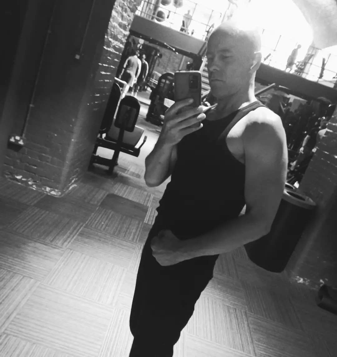 JoeyLDN's tweet photo. One month of being back in the gym 👊💪 https://t.co/vPWMgsCiMM