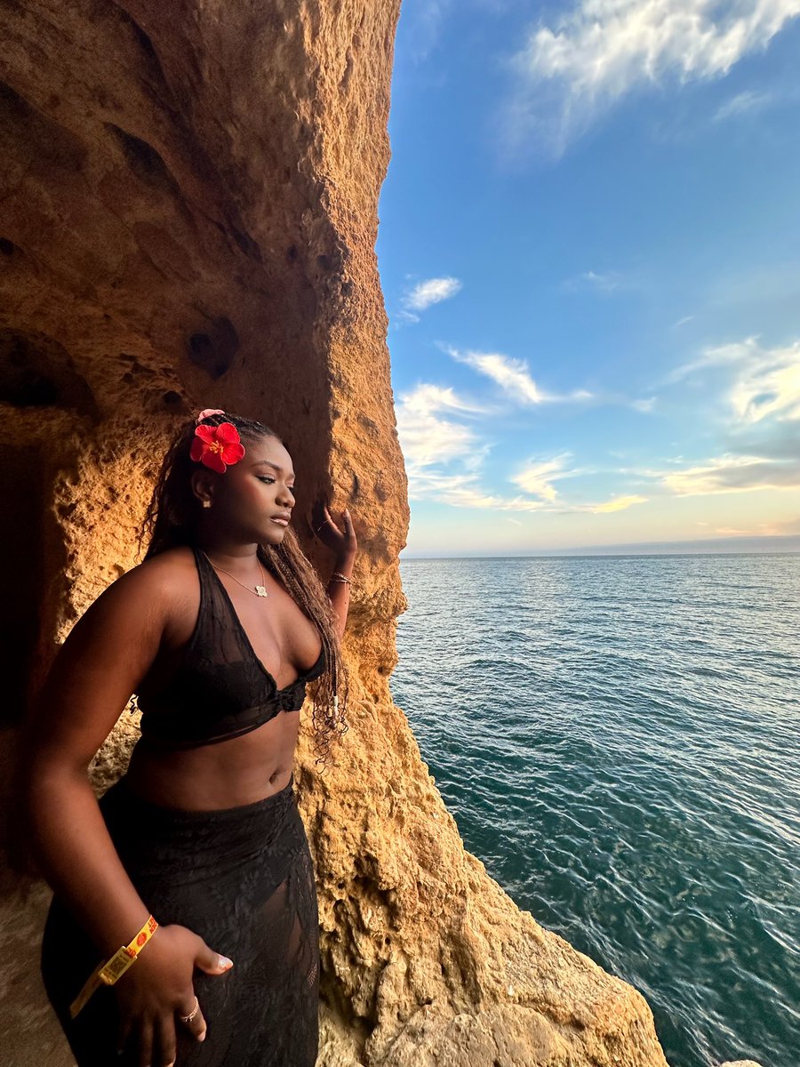 They say you can see the soul through the eyes.
.
.
.
.
.
.
.
.#holiday #caves #beach