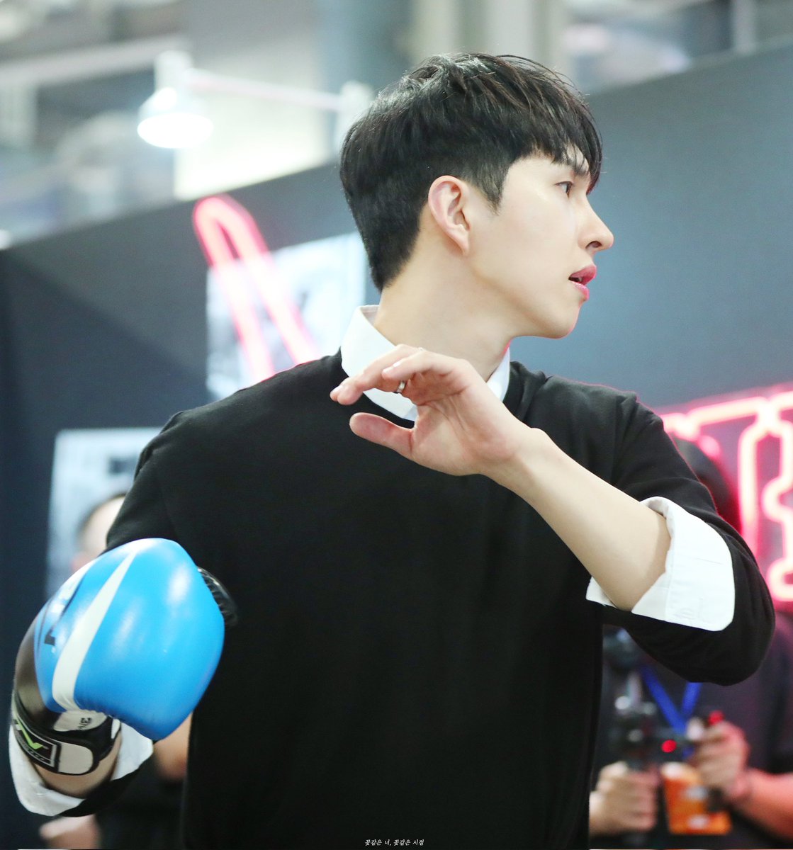 flowerlikeyou's tweet photo. 240706 GQ Style Fest 
@jaehwany0406 #재환아사랑해

넘 순식간이라서 펀치기계 치는 사진은 없..😭
이번에도 도움닫기 없이 한손으로 기계 부서지는 소리나게 치는 이재환👍😭

#빅스 #켄 #이재환 #VIXX #KEN https://t.co/wzIiij2mwK