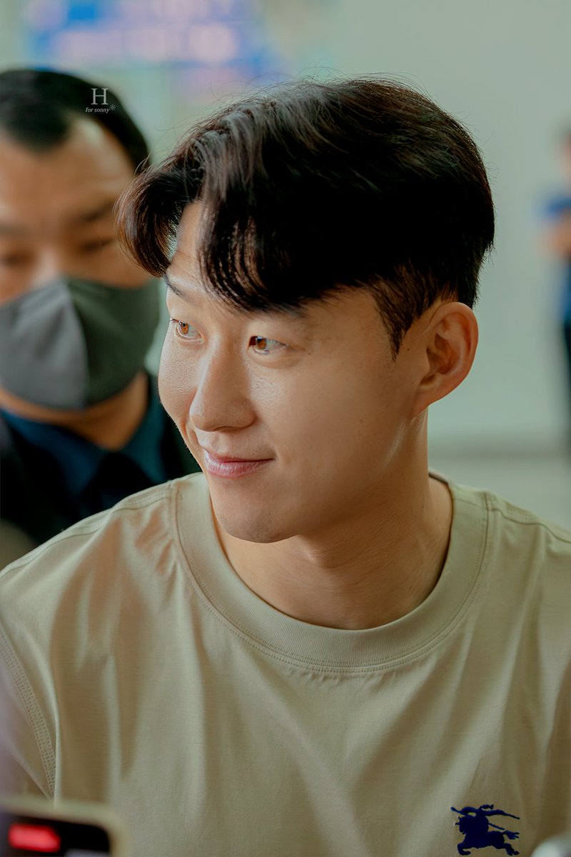 H_hm7_'s tweet photo. 240707 ICN
#손흥민 #Sonny

생일축하 만땅받고 가는 거 같아서 기분이 조아 (๑′ᴗ‵๑) https://t.co/NL4EzehOi2