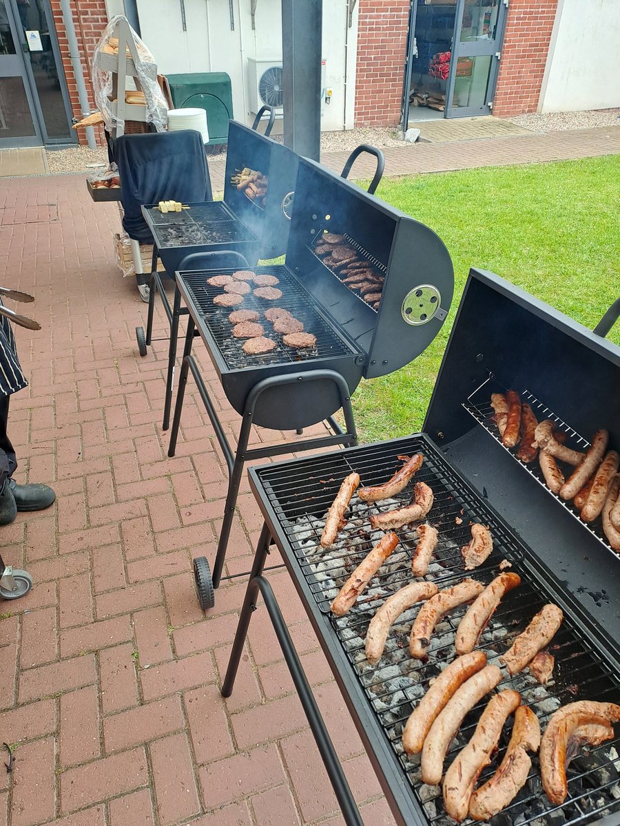adamharris86's tweet photo. Fantastic BBQ Yesterday @ElmhurstBallet @elmhurstHHowe @FOHsupervisor @HolroydHowe @RobertHeath_HH @HowsonHelen https://t.co/4XxEwLP7HL