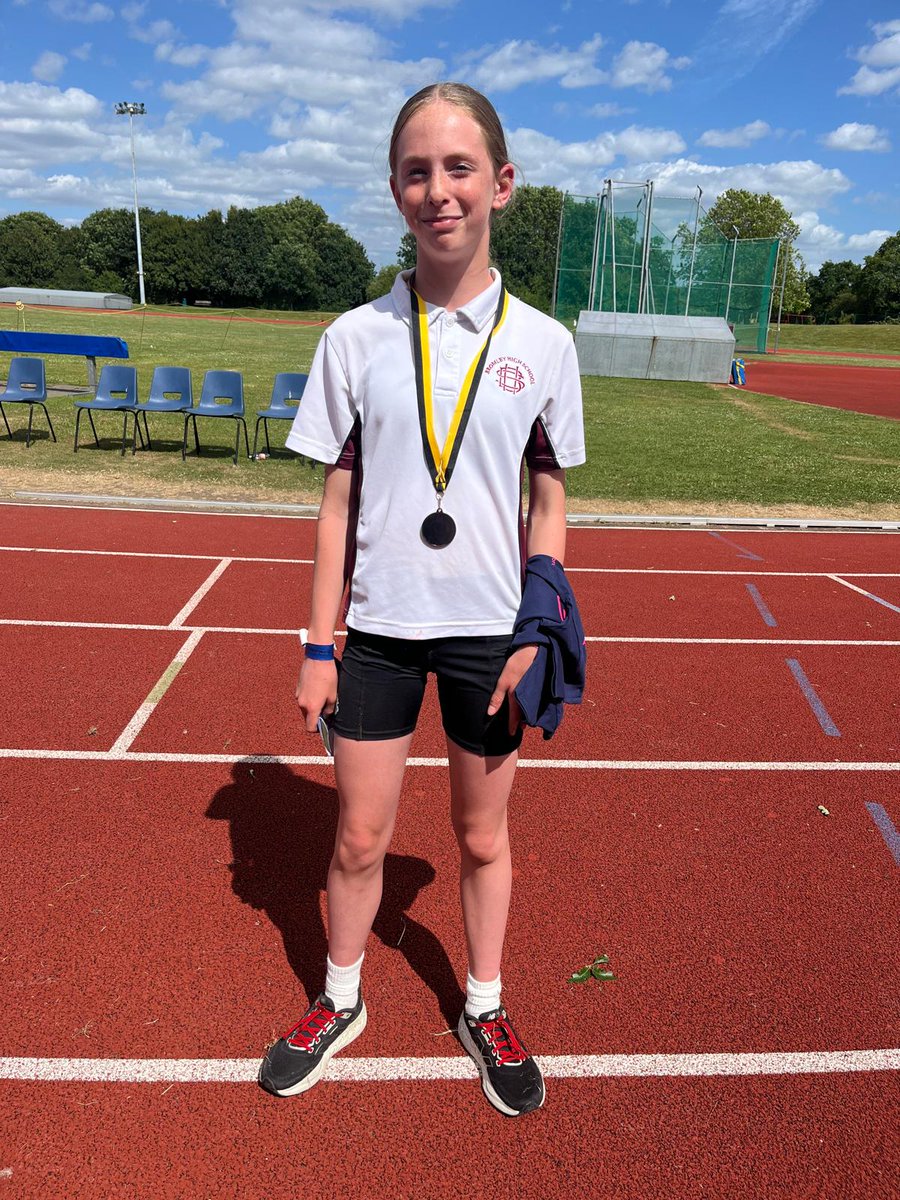 Ending the year in style, nine year 6 pupils competed in the Bromley Schools Athletics Finals! A special mention to Helen who picked up the gold medal in the Howler throw, and Lucy who straight off the plane from representing Team GB took the silver medal in the 600m! 👏 🥇 🥈