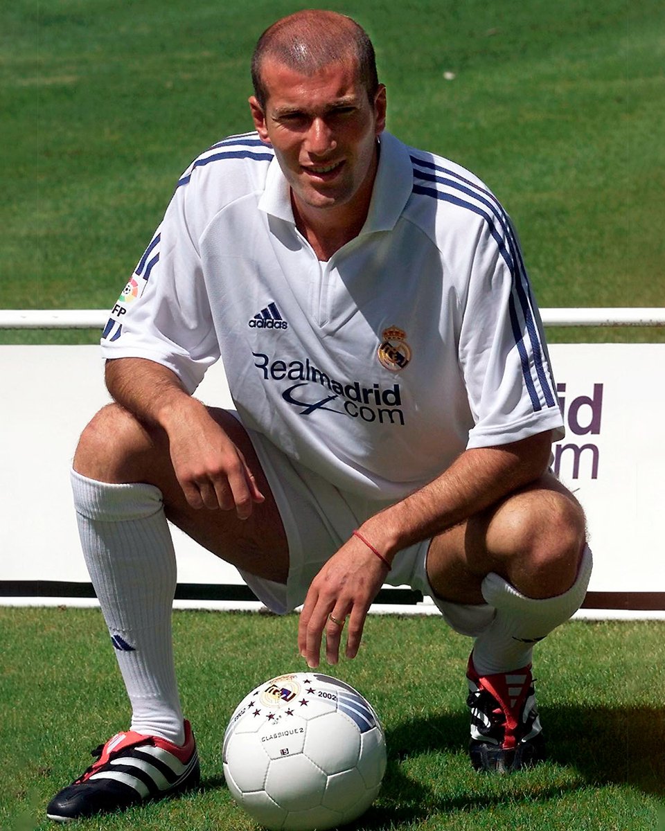 realmadrid's tweet photo. 🪄✨ ¡Se cumplen 23 años de la presentación de Zinedine Zidane como madridista!
#RealFootball | #OTD https://t.co/IpprJoAhFG