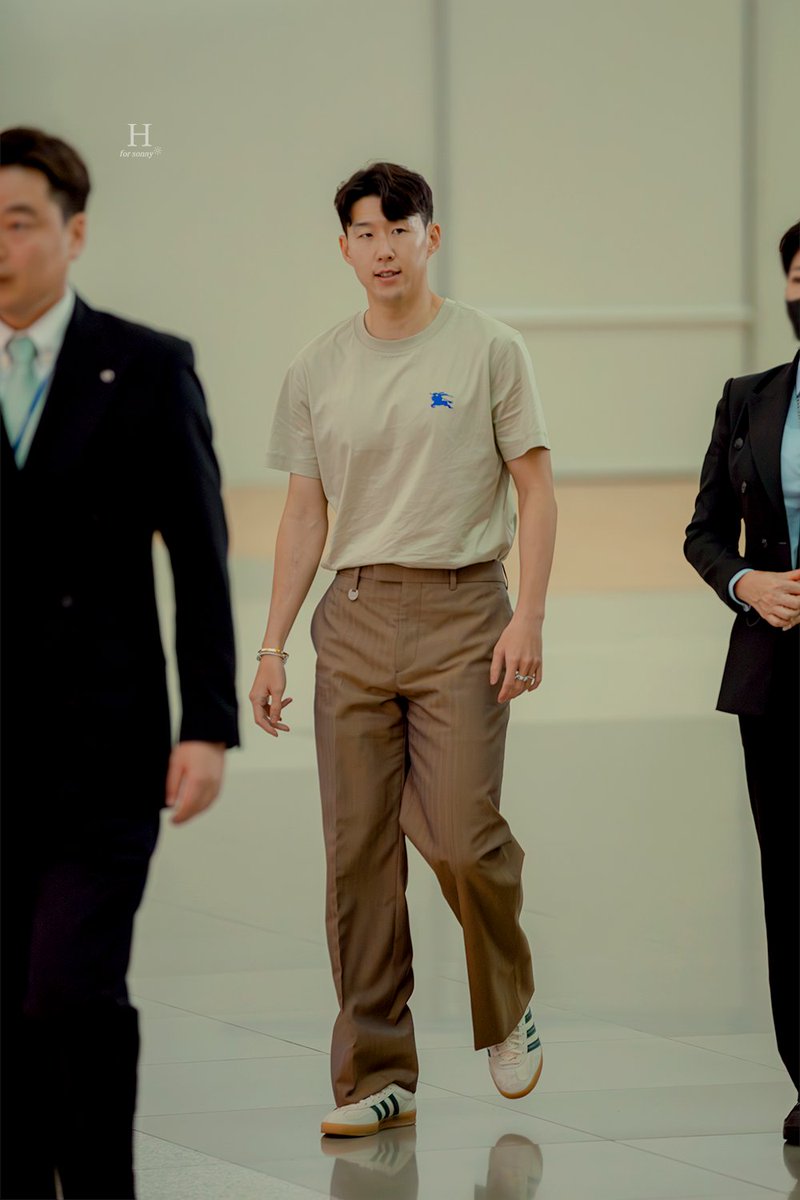 H_hm7_'s tweet photo. 240707 ICN
#손흥민 #Sonny

핏이 진짜 사람 도라이 만들어 https://t.co/OfjjYXr9wY