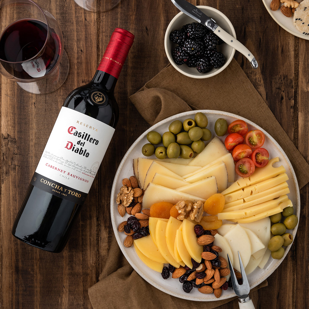 Discover the exquisite Casillero Del Diablo Cabernet Sauvignon,  with its rich blend of dark fruit flavours and a subtly vanilla-tinted finish, it's an ideal choice for those who appreciate the depth of a well-crafted Cab Sauv. 

Buy now: sbee.link/b6wg3kafdc

#TheCruIE