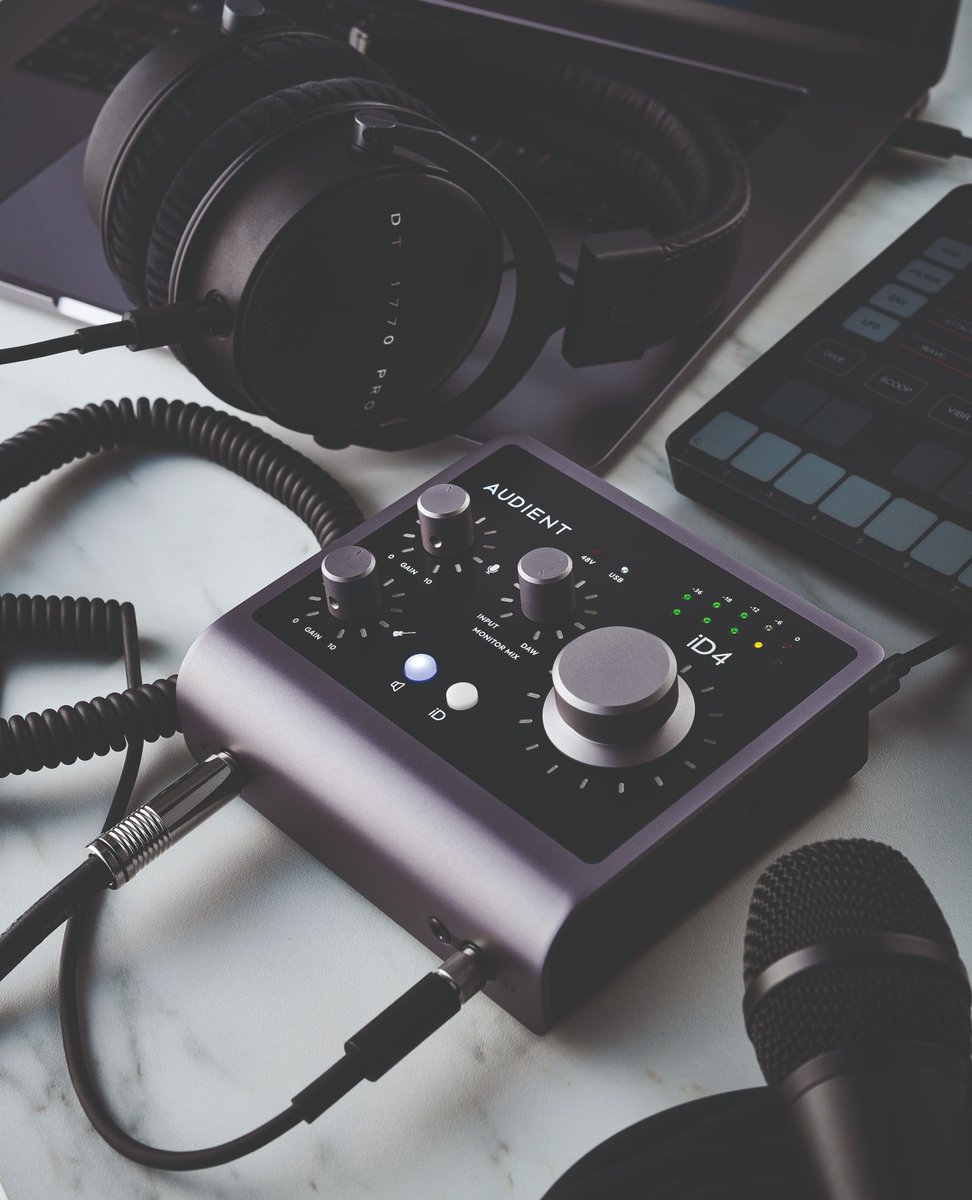 AudientWorld's tweet photo. Powered by the same preamps that are found in our ASP4816-HE recording console, the iD range packs a punch and will enable you to achieve studio grade audio recordings today ππ€©
Link ππ https://t.co/lKnpV0MQqs
#Audient #iD44 https://t.co/1hA0ynRbza