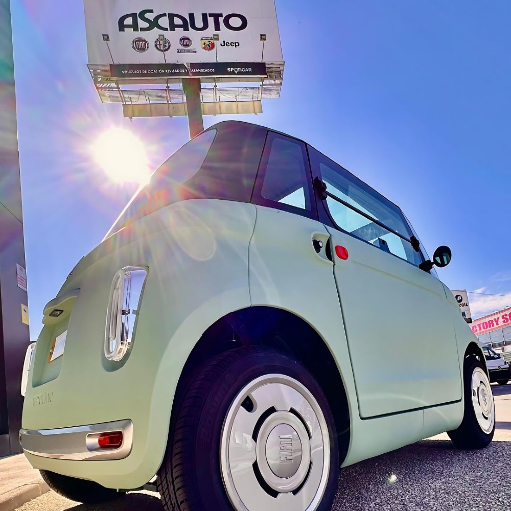 ascauto's tweet photo. ¡Presentamos el nuevo Fiat Topolino! 🌟 Un coche eléctrico compacto y ecológico que combina estilo retro con tecnología moderna. Perfecto para la ciudad, eficiente y con un diseño que enamora. 🚗✨ Ven a Ascauto y descubre la movilidad del futuro hoy mismo. #FiatTopolino https://t.co/HuGqbKMBOn