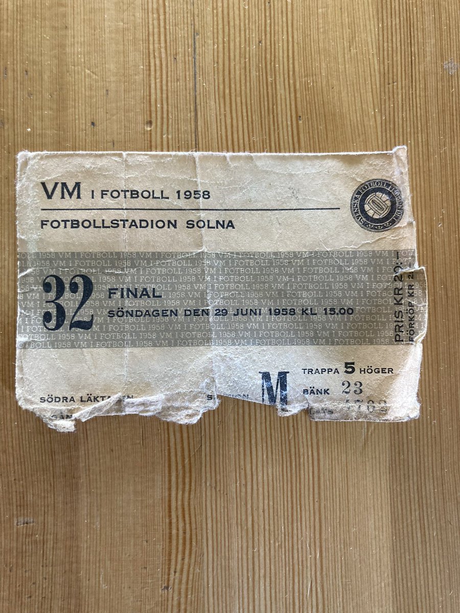 Pappa städar ur. VM-final, Sverige–Brasilien 1958. Farfar från Dala-Järna på plats.