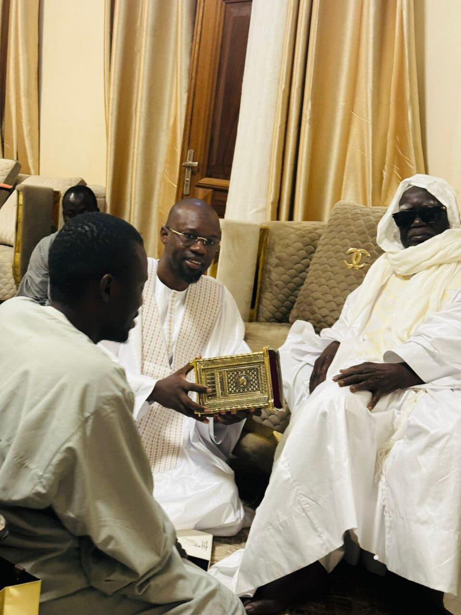 malickglo04's tweet image. #VisitePrivée: Le premier ministre @SonkoOfficiel reçu ce mardi, à Touba par le Khalif Général des mourides, Serigne Mountakha Mbacké. Les échanges cordiaux ont porté aussi sur la vision du PROJET pour la ville sainte de Touba.
#LeProjet