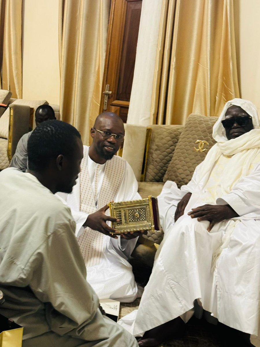 gadio_falil's tweet image. #VisitePrivée: Le premier ministre Ousmane SONKO reçu ce mardi, à Touba par le Khalif Général des mourides, Serigne Mountakha Mbacké. Les échanges cordiaux ont porté aussi sur la vision du PROJET pour la ville sainte de Touba. #MID 
#LeProjet