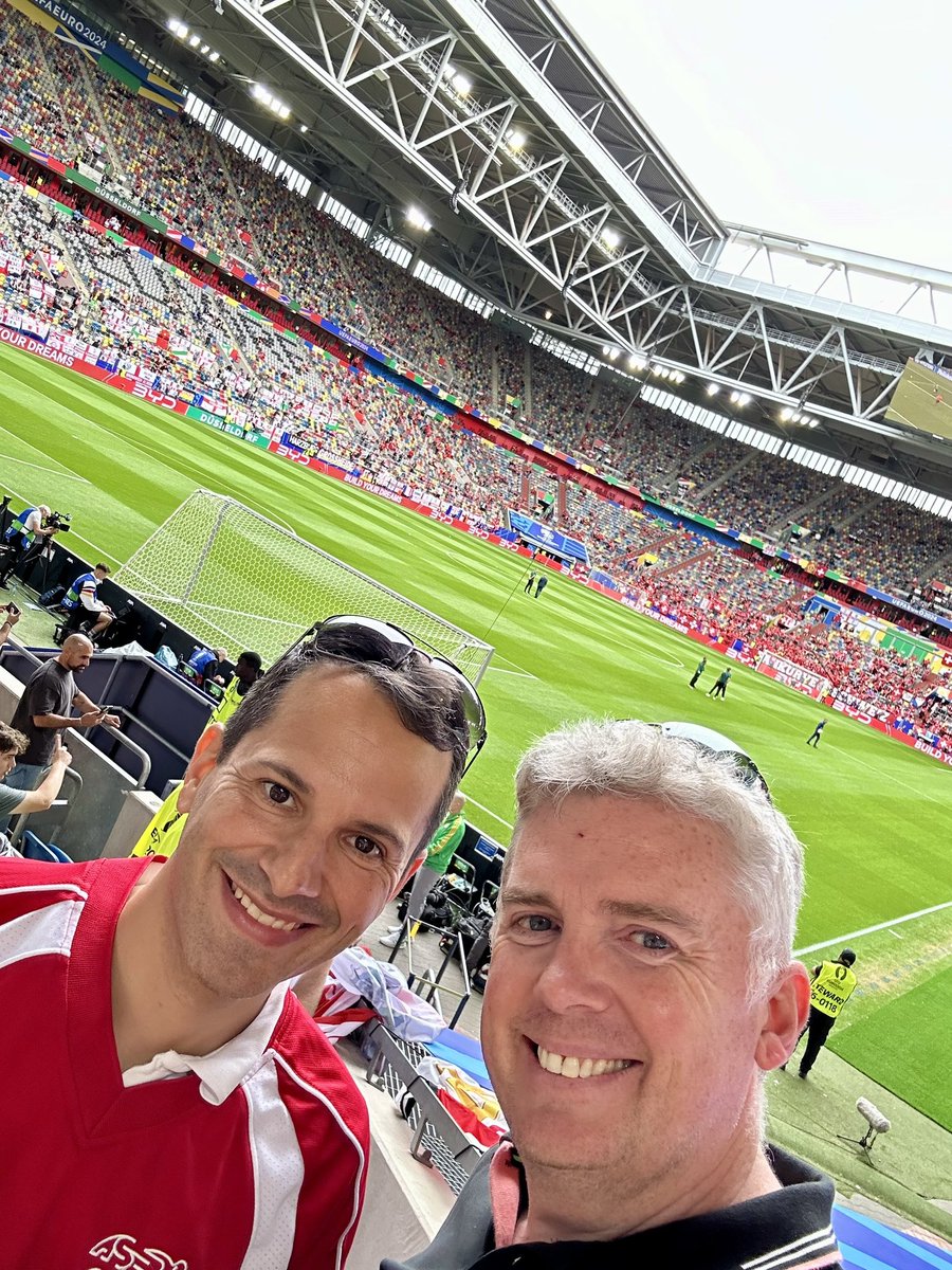 WadiRich's tweet photo. Weekend flashback to Dusseldorf #roadtrip #england https://t.co/E9jhn1OXnh