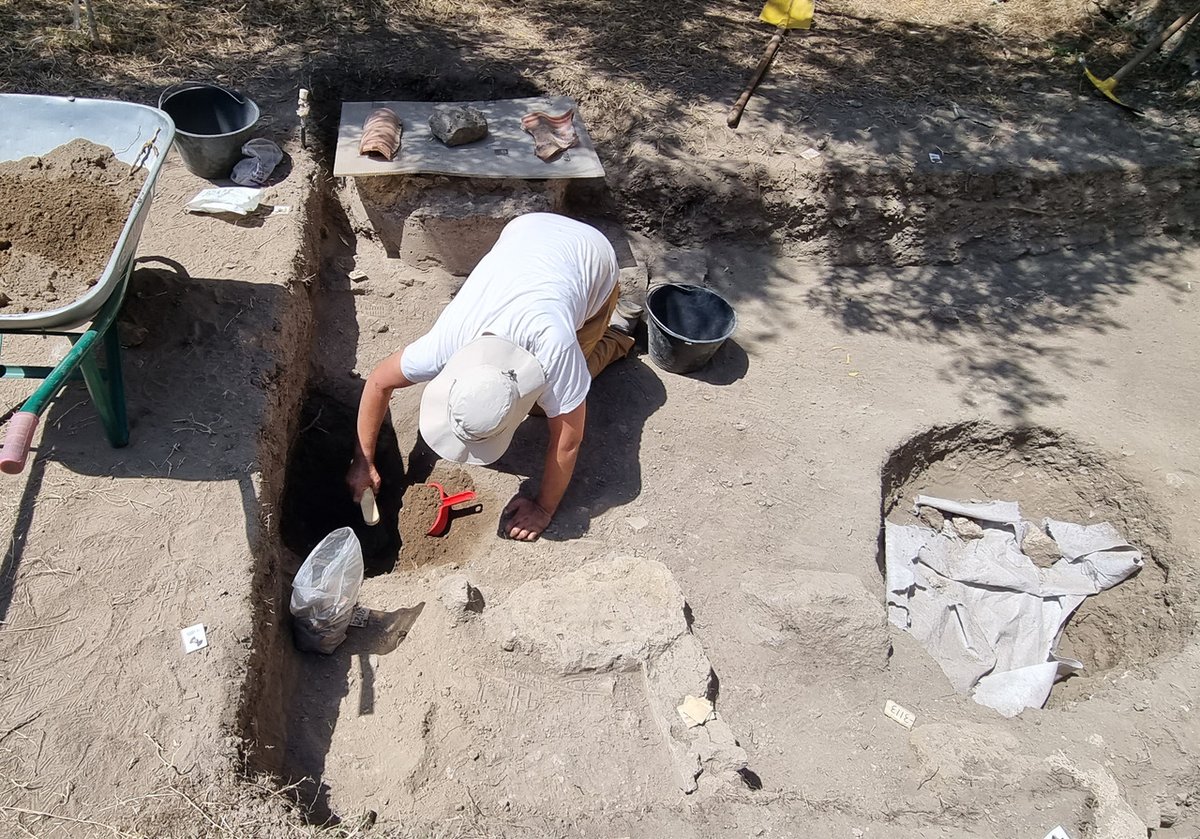 Università di Pisa (@unipisa) on Twitter photo È iniziata la nuova campagna di scavo del progetto #PRAEDIA: "Pompeian Residential Architecture", un archivio ambientale, digitale e interdisciplinare frutto della collaborazione tra Unipi e <a href="/IMTLucca/">Scuola IMT Alti Studi Lucca</a> a Pompei bit.ly/3VZSQxR È iniziata la nuova campagna di scavo del progetto #PRAEDIA: "Pompeian Residential Architecture", un archivio ambientale, digitale e interdisciplinare frutto della collaborazione tra Unipi e <a href="/IMTLucca/">Scuola IMT Alti Studi Lucca</a> a Pompei bit.ly/3VZSQxR