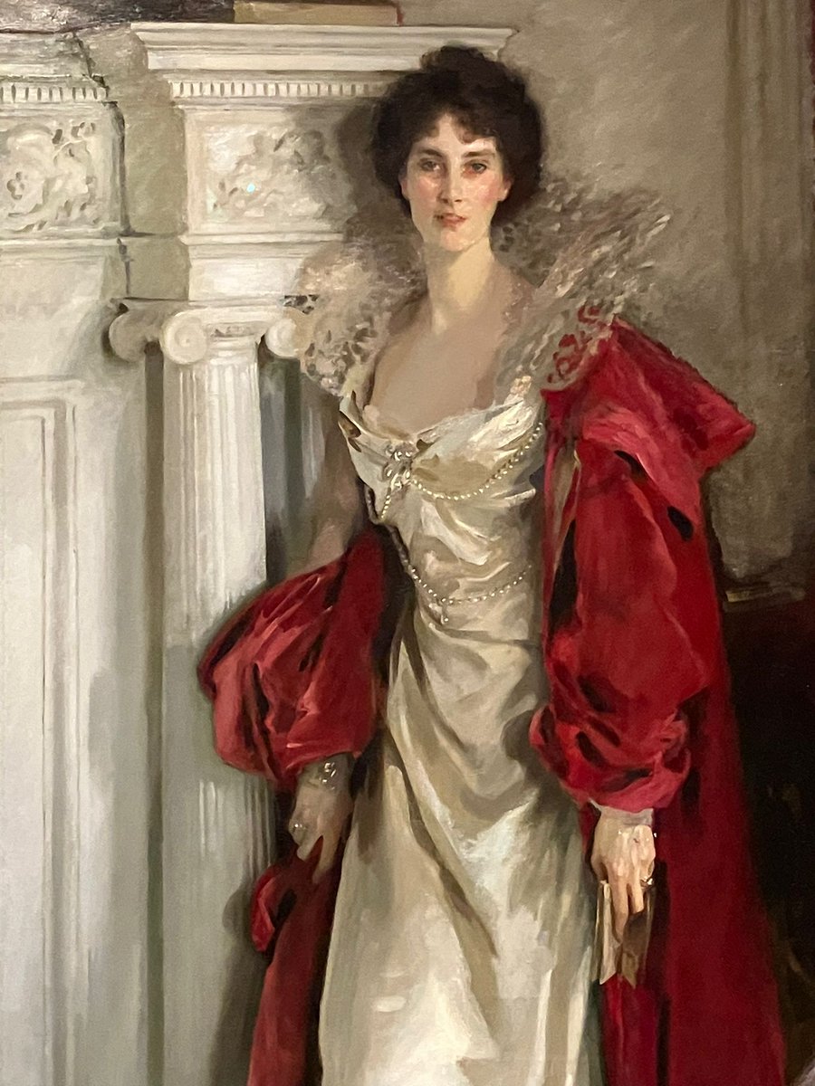 AnaHowie1's tweet photo. Managed to catch Sargent and Fashion at @Tate before it closed! Loved seeing garments in dialogue with paintings, and important acknowledgements of the imperial and colonial dimensions of Sargent's portraiture. https://t.co/lMCfrmnsEl