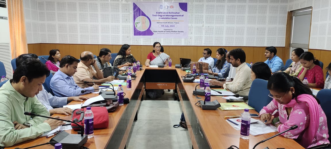 nrcpmohfw's tweet photo. NCDC in collaboration with State Health Dept. of Tripura facilitated the training of 50 medical officers across districts of Tripura on managing snakebite envenoming on 5th July 2024 #SnakebitePreventionAndControl #MoHFW #NCDC #NAPSE https://t.co/RSKdalgcoU