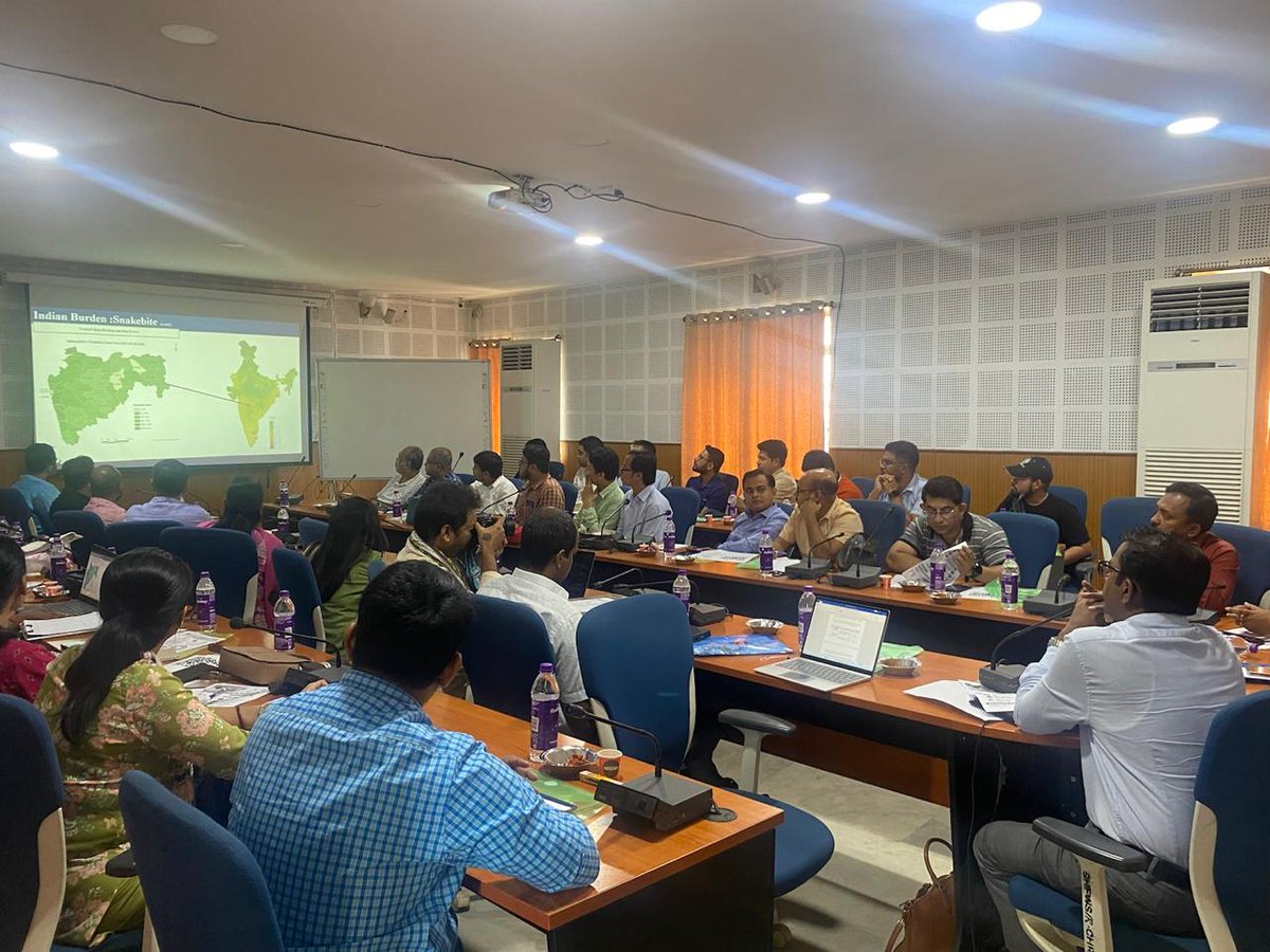 nrcpmohfw's tweet photo. NCDC in collaboration with State Health Dept. of Tripura facilitated the training of 50 medical officers across districts of Tripura on managing snakebite envenoming on 5th July 2024 #SnakebitePreventionAndControl #MoHFW #NCDC #NAPSE https://t.co/RSKdalgcoU