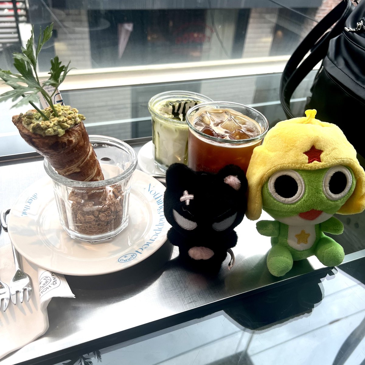 📍연남 연교
📍연남 누크녹

둘 중 어디 갈지 고민이라면 꼬옥 월량관 말고 연교 가기로 약속...🤙 
메뉴 4개 망고맥주 2병 둘이서 떵개 완료 이게 여자지예 +디저트까지 클리어✌️

#니코야_여기chill해
#의주야_신의주신맛_먹어볼래