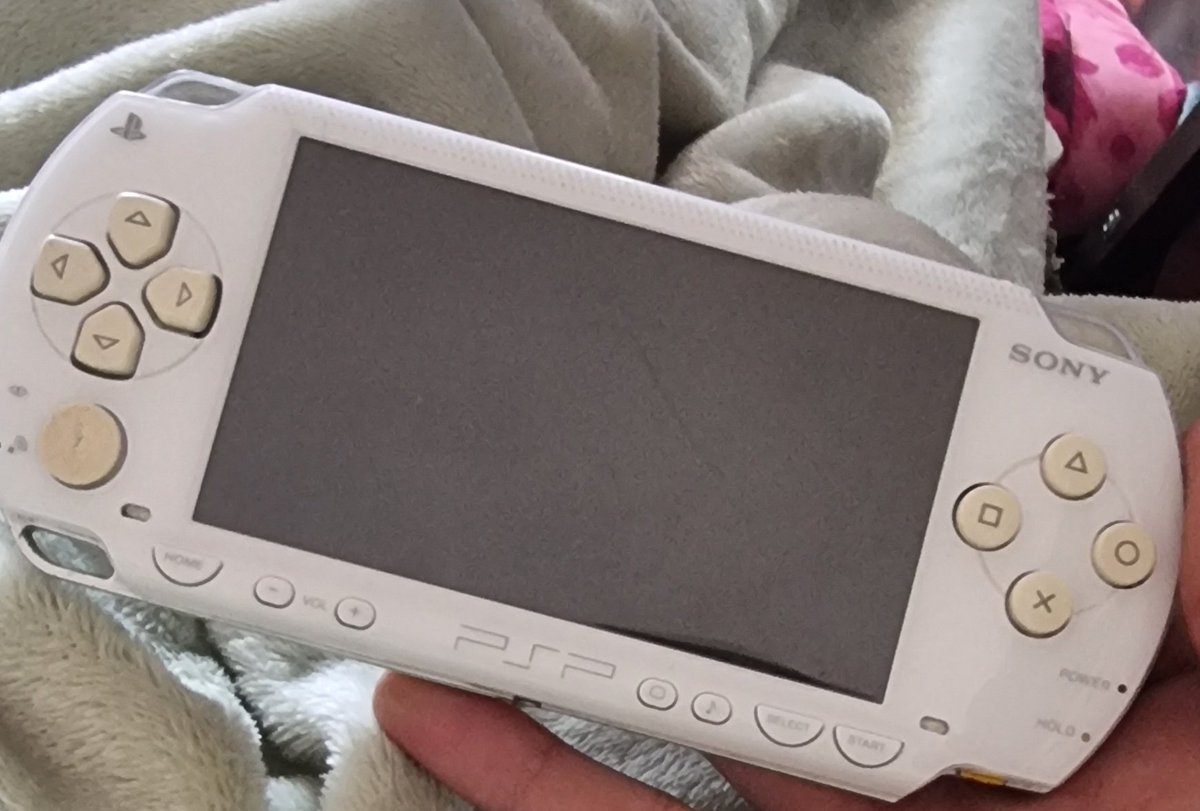 Hmm do I do a #aliexpress build on a budget for the #sony #psp for youtube? 

Let me know what you'd like to see