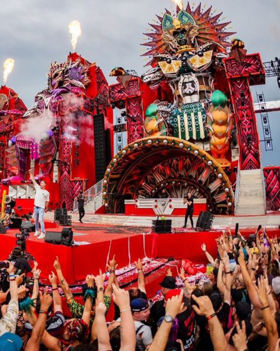Festival Season Media tweet media