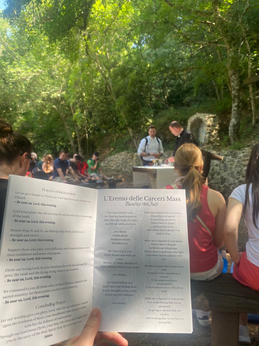 rcdomyouth's tweet photo. The RCDOM Youth pilgrimage has arrived in Assisi! After Mass at the Basilica of S. Maria Degli Angeli, they had a restful evening and a good sleep before setting off on foot for the steep climb to the Eremo Delle Carceri, where St Francis would often go to pray. @rcmotherwell https://t.co/sR1jxtIJXv