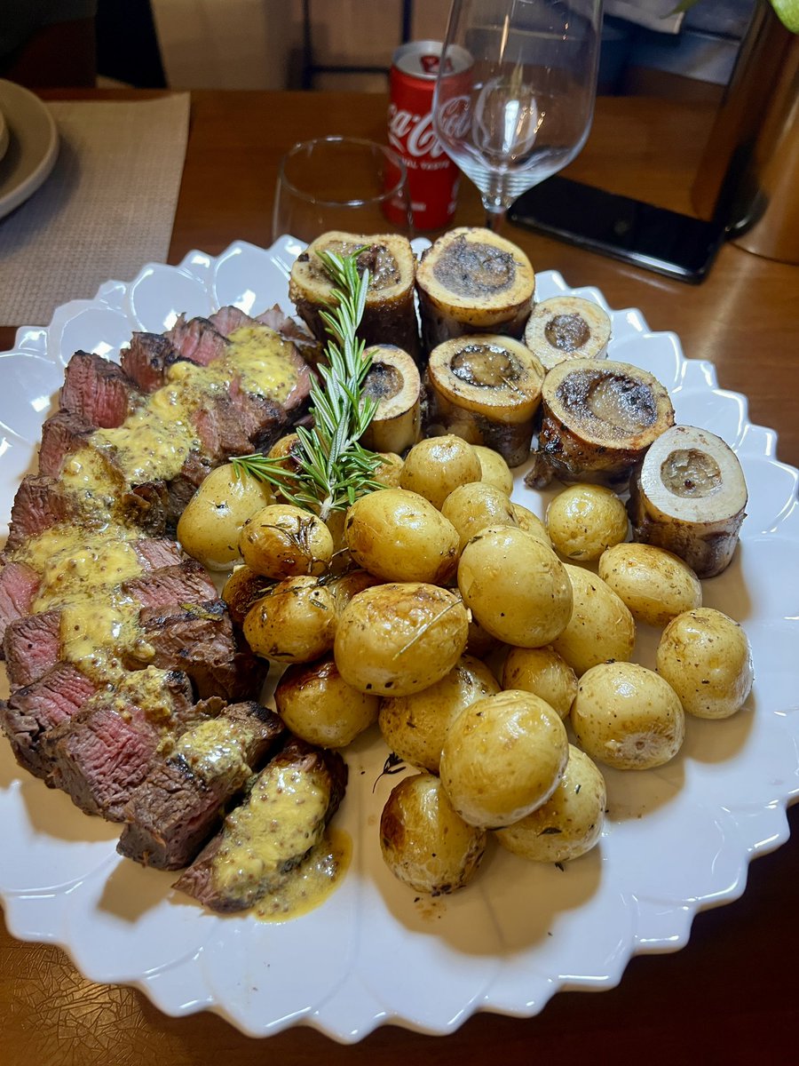 Aya_TheCookDude's tweet photo. Braai menus are always fun to curate. Book a chef 👨🏾‍🍳😁 #thecookdude #privatechef https://t.co/fjN2QkCd23