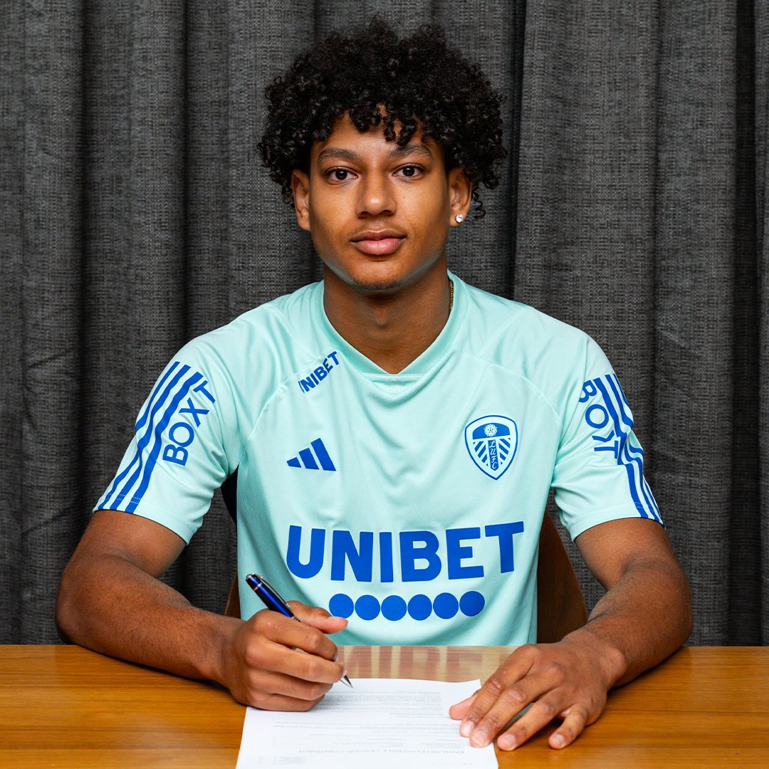 LUFC's tweet photo. ✍️ #LUFC is delighted to announce that Reuben Lopata-White has committed his future to the club until 2027, having impressed for our U18s and U21s last term https://t.co/PA3bGqBxPx