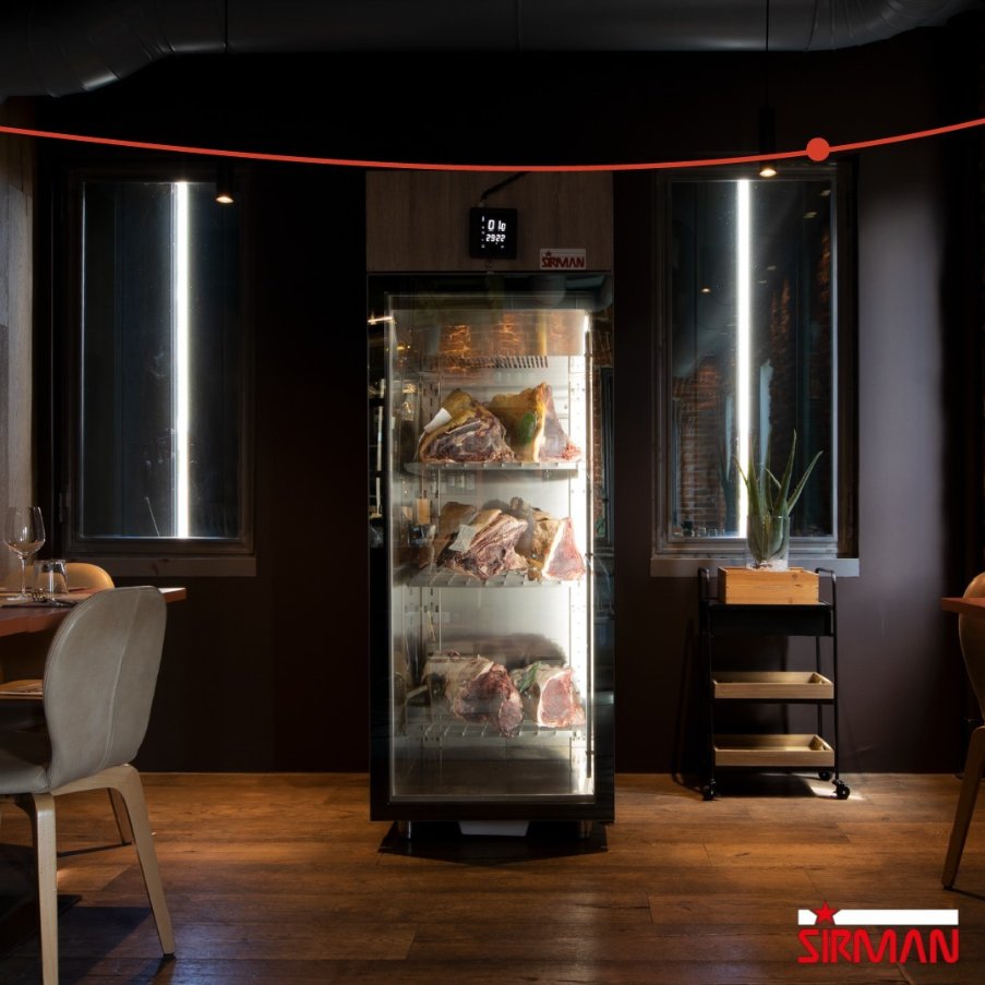 FEM_UK's tweet photo. 🥩 When it comes to meat, the first crucial phase is maturation. Have you seen the new range of Sirman Spa meat ageing fridges?
Find out more here 👉 https://t.co/gsgSQTnbW8
#sirman #sirmanspa #foodprocessingequipment #meatager #meatfridge #meatcurer https://t.co/nVuaN0dykU
