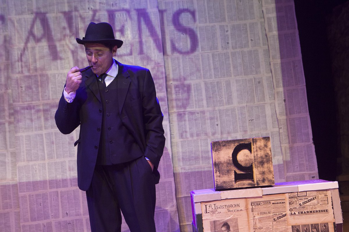 I finalment hem estrenat LA FLOR ROMANIAL. En un mes de diferència hem produït POMPEU FABRA S’ESCRIU AMB CE TRENCADA de Terra Teatre i LA FLOR ROMANIAL de la Cia Príncep Totilau. Ens hi hem deixat la pell! #terrateatre #princeptotilau #jordihervas #pompeufabrasescriuambcetrencada