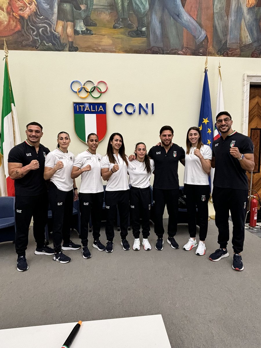 🇮🇹🥊 Gli 8 olimpionici della boxe italiana per #Parigi2024 sono stati ufficialmente presentati in quel del Salone d’Onore del CONI. 

🥊 Presentazione cui hanno presenziato il Presidente CONi, Giovanni Malagò, il Vice Presidente vicario CONI, Silvia Salis, Il Presidente FPI,
