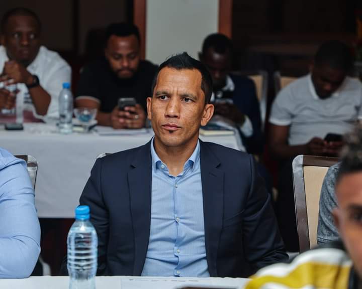 Kocha aliekuja kuharibu kibalua cha Gamondi 😂😂