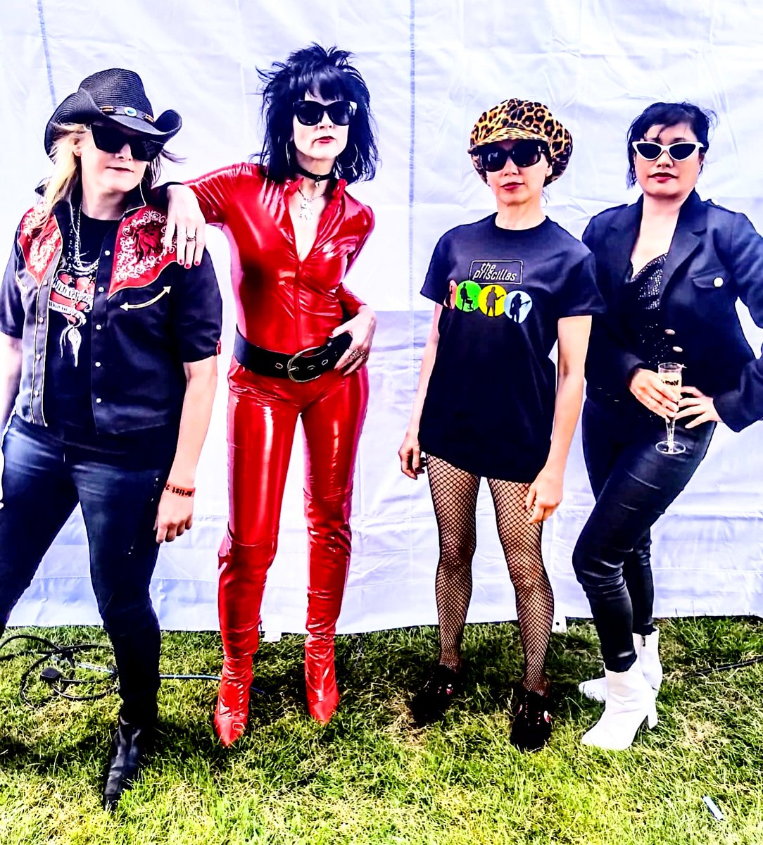thepriscillas's tweet photo. The girls are back in Town! Sat 13th July at #TheCamdenClub Tix: https://t.co/pjyP3J7CAI with #LoveParade & #ExplodeTheTV
(Pic from Pride Fest a few weeks ago) #WomenWhoRock #PunkRockGirls #LondonLive #LiveMusic #ValkyrieGuitar #JennyDragVox #JolaDrums #TaylorBass #ThePriscillas https://t.co/RQeo7JAUmx