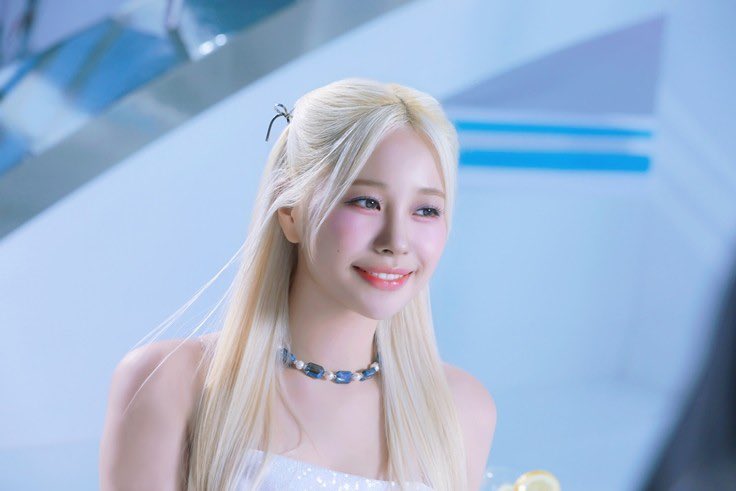 on set, the energy buzzes as cameras roll for LIGHTS ON MV. between takes, capturing candid moments of magical sneces. outfits sparkle under the lights, each snapshot brimming with vibrant and unfiltered joy.