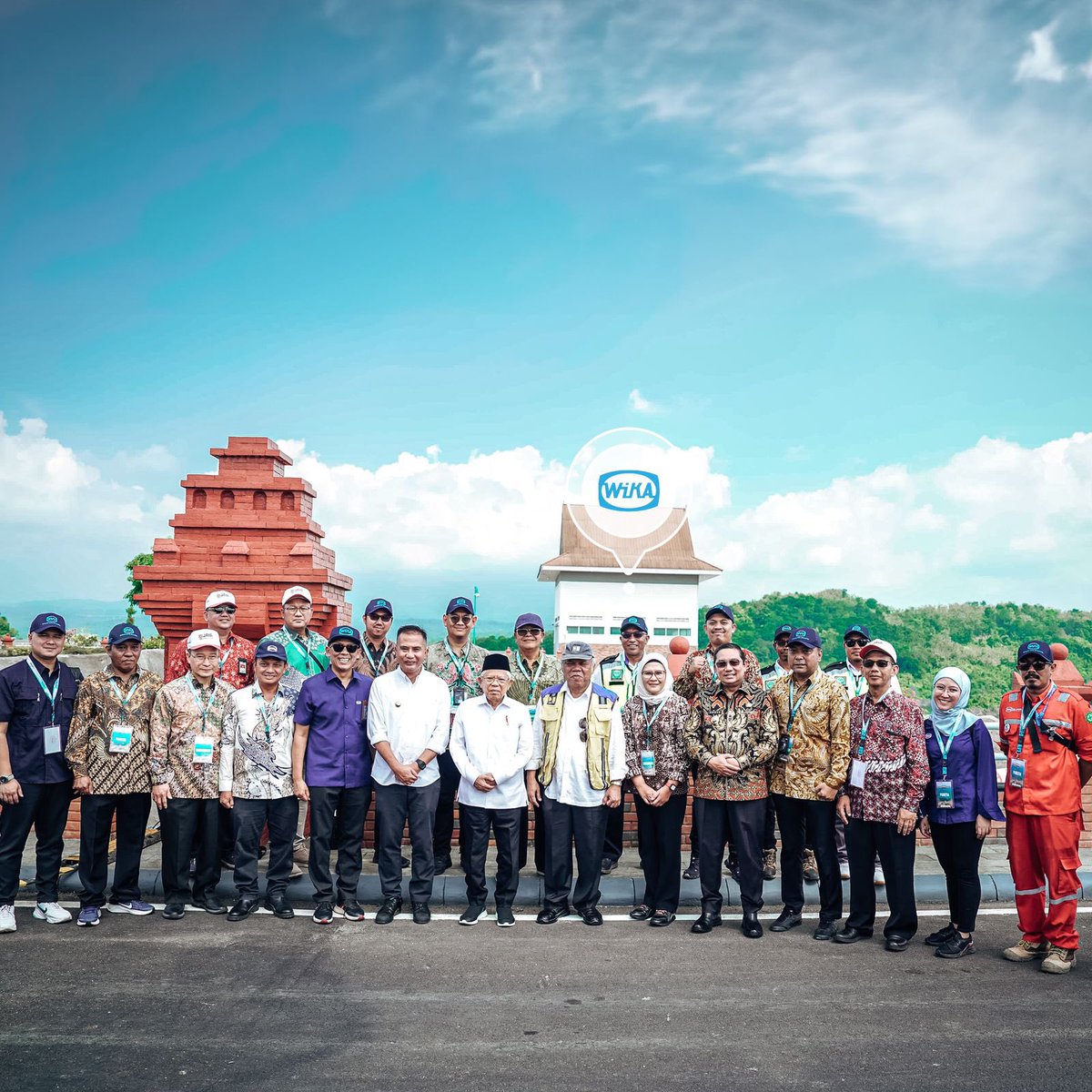Bendungan Cipanas Diresmikan Oleh Wakil Presiden RI

#SobatWIKA, kabar baik datang dari Bendungan Cipanas di Sumedang yang telah diresmikan pada hari ini dan merupakan bendungan kedua yang diresmikan pada awal bulan Juli ini loh!