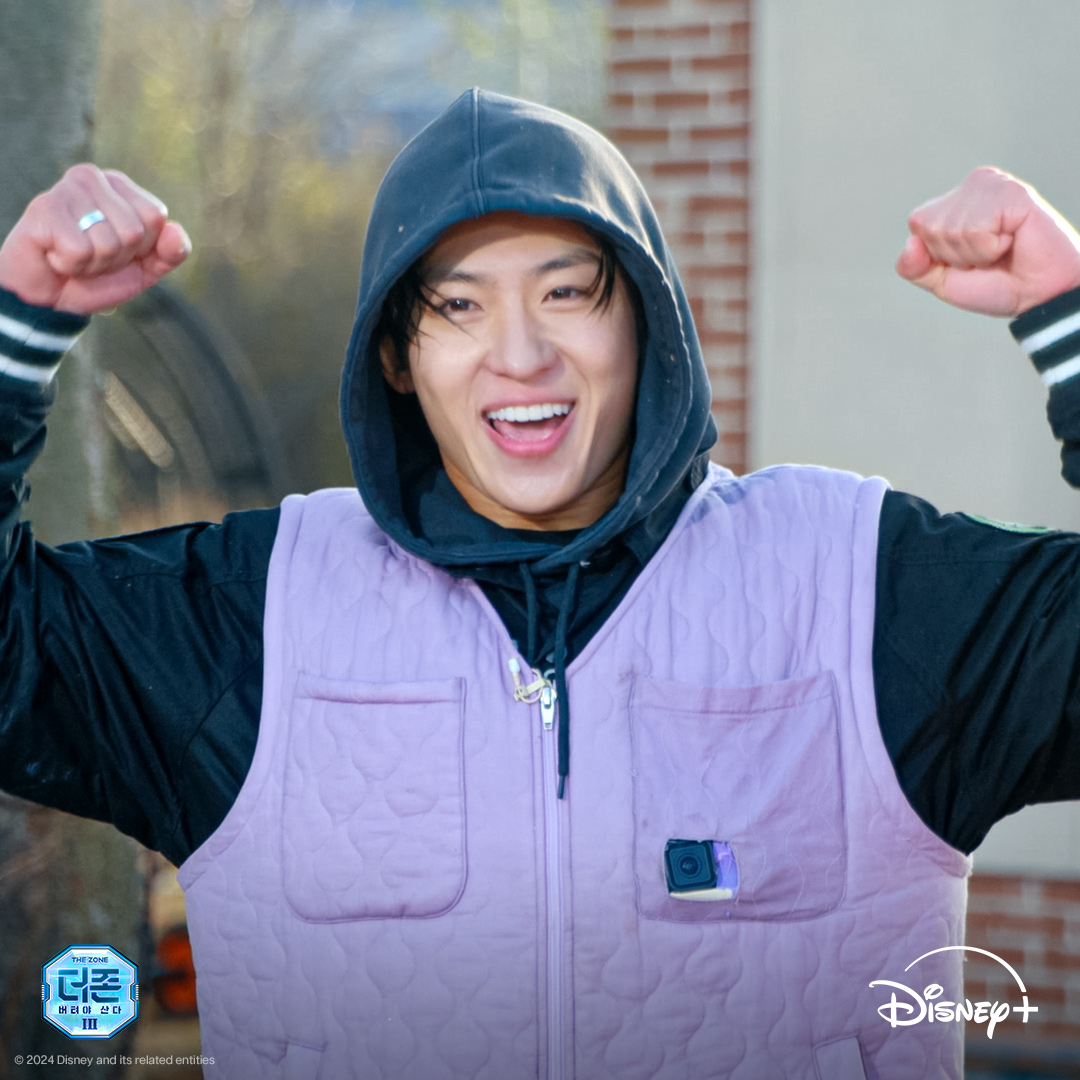 요즘 같은 꿀꿀한 날씨에도 잇. 몸. 만. 개.
네 컷만으로도 웃음이 유발되는 존버즈의 맛보기 스틸 공개!

<더 존: 버텨야 산다 시즌 3>는 8월 7일 디즈니+에서!

#더존버텨야산다_시즌3 #TheZone_SurvivalMission_S3 #더존3
#유재석 #권유리 #김동현 #덱스
#디즈니플러스 #DisneyPlusKR