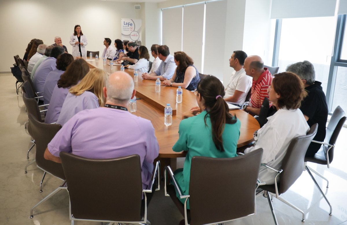 HospitalLaFe's tweet photo. 🏥 Un equipo de profesionales del Hospital Gregorio Marañón han visitado hoy nuestras unidades de críticos tanto de adultos, como de niños y neonatos para conocer las aplicaciones informáticas que utiliza el @HospitalLaFe en beneficio de la atención a nuestros pacientes críticos. https://t.co/ye0VA5lYzJ