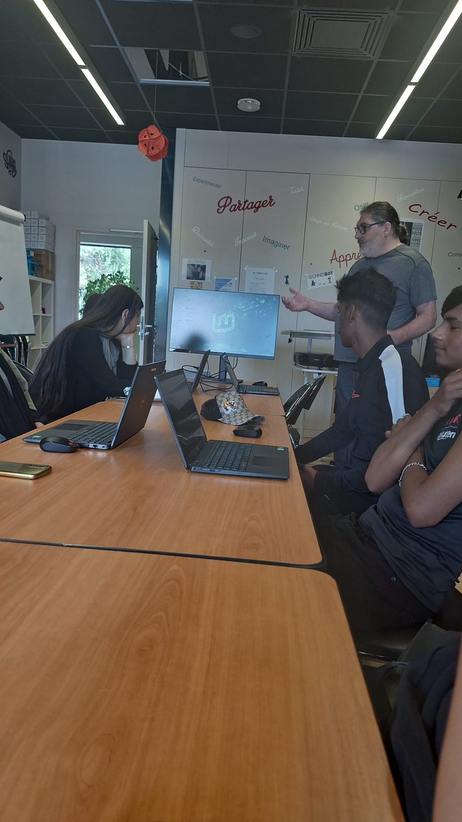 Lycée Pierre Mendès France tweet media