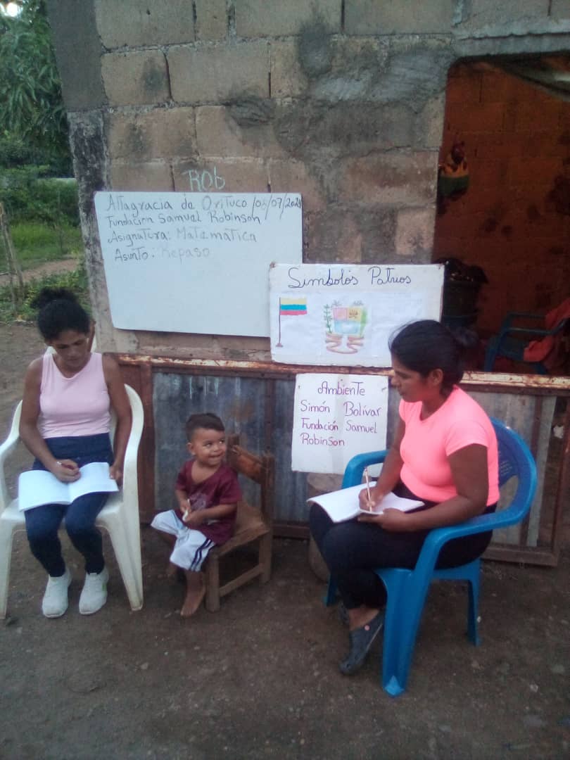*Ambiente Simón Bolívar * 

📆 Fecha: 08-07-2024
👩🏽‍🏫 Facilitadora: May Arias.
🕑 Hora: 5:00-8:00pm
📖 Actividades: Matemática y formación Bolivariana

#VenezuelaEsPoesía 

<a href="/NicolasMaduro/">Nicolás Maduro</a> 
<a href="/_LaAvanzadora/">Yelitze Santaella</a> 
<a href="/Sociabolivarian/">Lilian Oropeza</a> 
<a href="/MisinRobinsonP2/">Misión Robinson</a>
@Guarico_Mision
