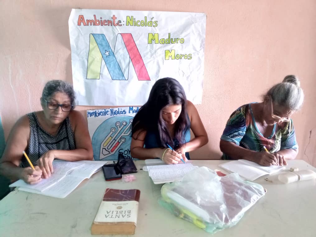 *Ambiente Nicolás Maduro Moros* 

📆 Fecha: 08-07-2024
👩🏽‍🏫 Facilitadora: Irianes ochoa
🕑 Hora: 5:00-8:00pm
📖 Actividades: Lenguaje 
Historia de Venezuela

#VenezuelaEsPoesía 

<a href="/NicolasMaduro/">Nicolás Maduro</a> 
<a href="/_LaAvanzadora/">Yelitze Santaella</a> 
<a href="/Sociabolivarian/">Lilian Oropeza</a> 
<a href="/MisinRobinsonP2/">Misión Robinson</a>
@Guarico_Mision