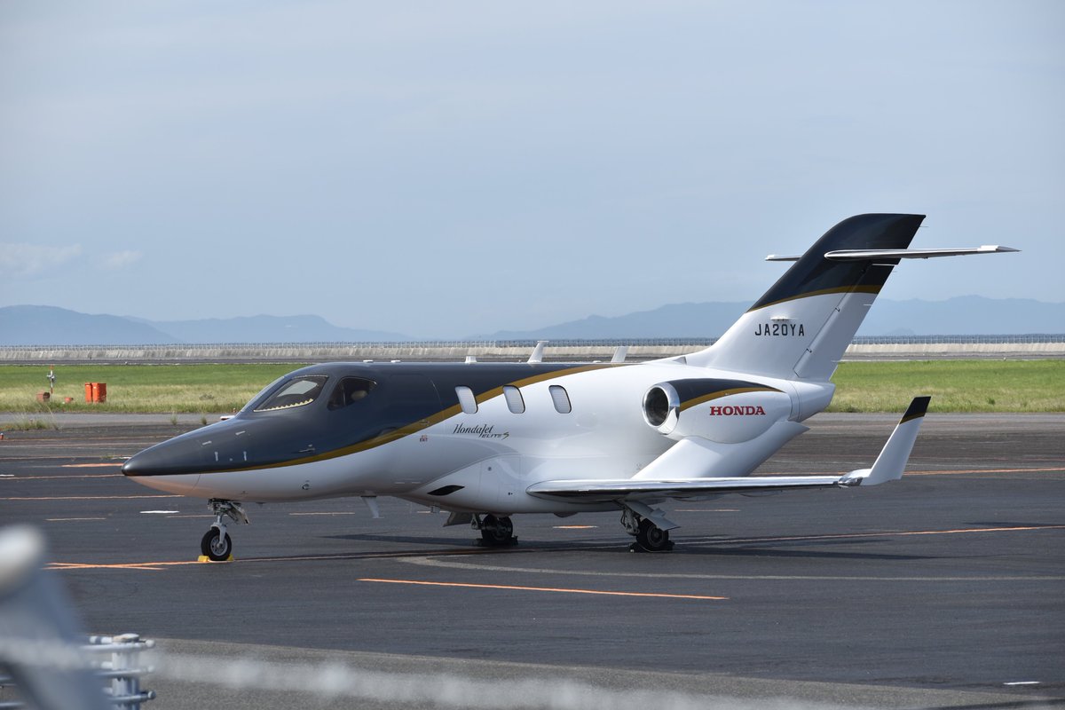 Dash828_'s tweet photo. 2024/07/08 RJFO/OIT
オンリーユーエア
Honda HA-420 HondaJet ELITE S
JA20YA
最近、訓練の為StayしてるJA20YA
撮影日はカバーをかけられてなかったです
#大分空港 #JA20YA #HondaJet #ホンダジェット https://t.co/Wa2TobsLo1
