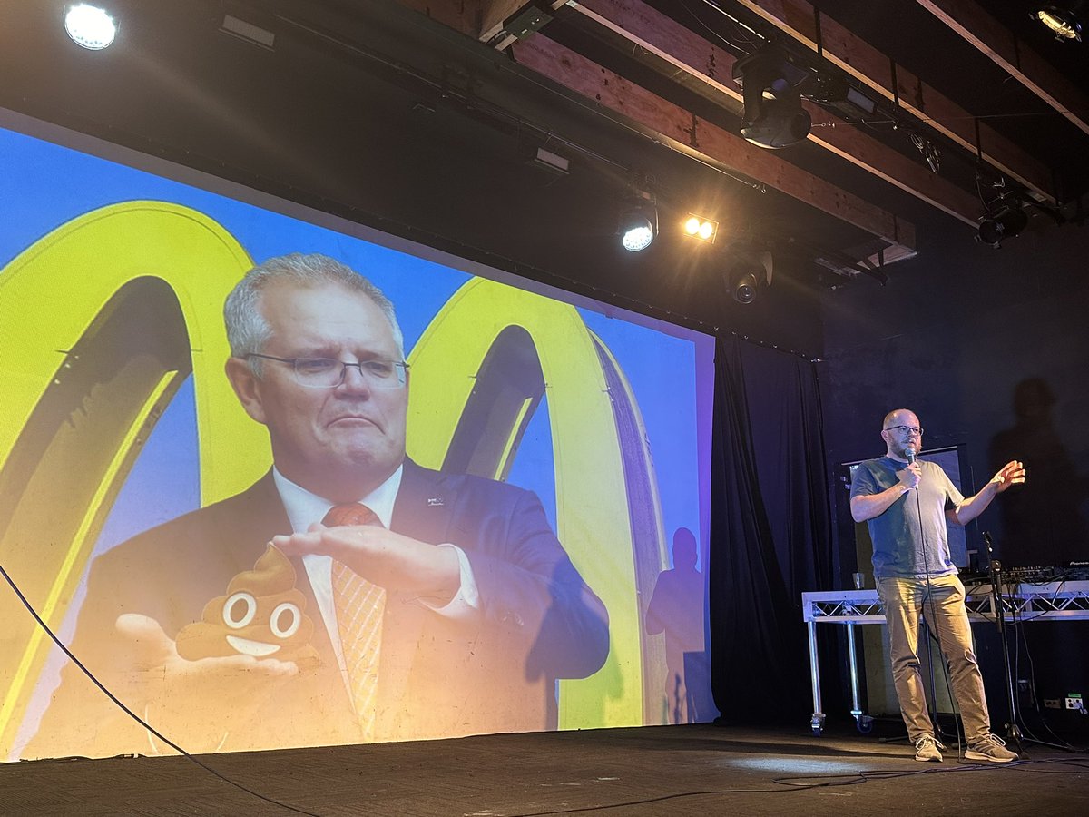 Hilarious and clever science communication from <a href="/DrAlexDav/">Dr Alex Davenport</a> at <a href="/nerdnitemelb/">Nerd Nite Melbourne</a> tonight!

#engadinemaccas #neverforget