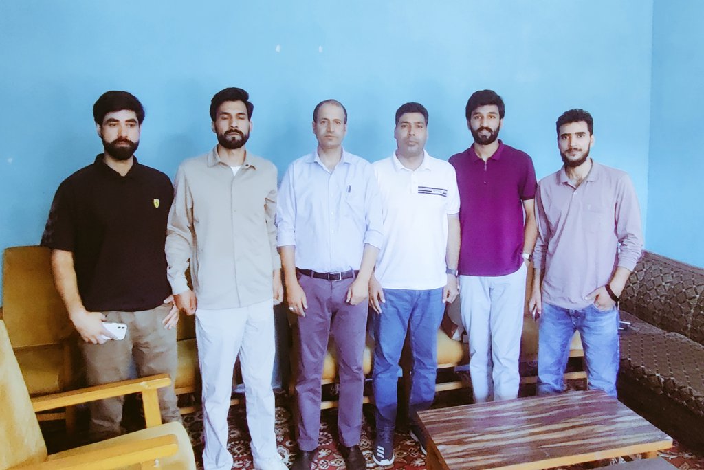 JKEDIKupwara's tweet photo. Mentoring Sessions held with startups - Shopyll and Recforge at JKEDI Kupwara.
@JKEDI4U @Rajinder69JKAS https://t.co/gMxxZBTTvW