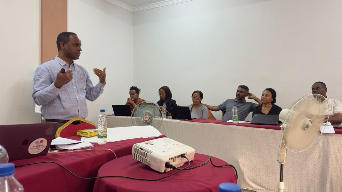 kalkidangugsa1's tweet photo. UNICEF, in collaboration with the #OWNP sectors, has finalized a community feedback and response mechanism framework for WASH services, and the UNICEF SBC and WASH team are ready to implement it in UNICEF project areas. #CommunityEngagement #UNICEF #FeedbackMechanism https://t.co/zsDpUSF0x8