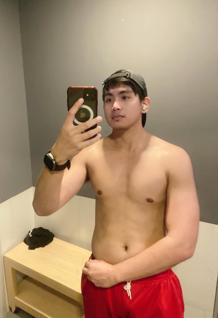 engineerRJ23's tweet photo. After gym wtg? Parang ang sarap tumambay sa T by @27shawspa https://t.co/JPsE2RCuWw