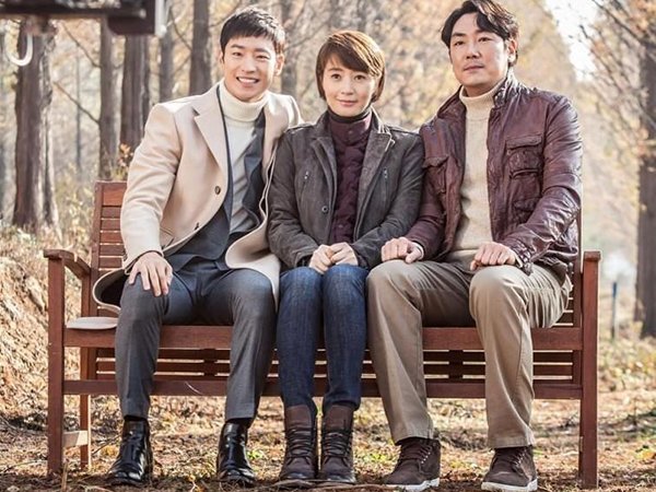 precious309_'s tweet image. (เธรด)ซีรีส์แนวสืบสวนสอบสวนที่เคยดู (ถ้านึกออกเดี๋ยวมาต่อเรื่อยๆค่ะ) 
1.Signal (2016) - เป็นซีรีส์สืบสวนสอบสวนที่เราวนกลับไปดูซ้ำบ่อยมากๆ พัคแฮยองกับอีแจฮันตำรวจในปัจจุกับตำรวจในอดีตวิทยุข้ามเวลาช่วยกันจับฆาตรกรในคดีฆาตกรรมที่ปิดไม่ลงเพราะยังจับฆตก.ไม่ได้ นฟ/iqiyi and more +