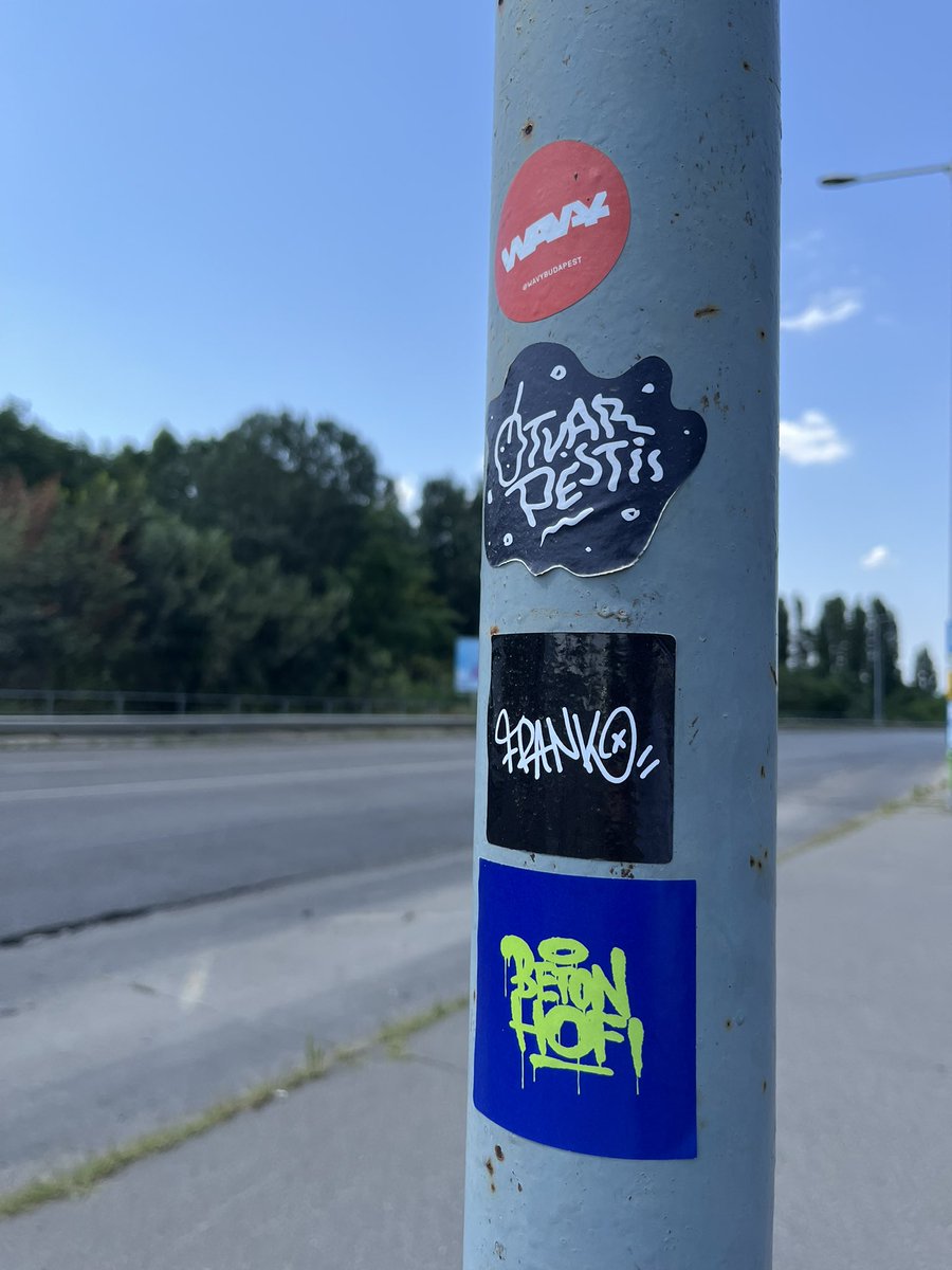 Ujfalusi_Botond's tweet photo. Nevezz meg komolyabb poznat https://t.co/H8lvC0iQBD